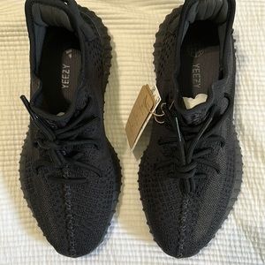 Yeezy Boost 350 V2 onyx